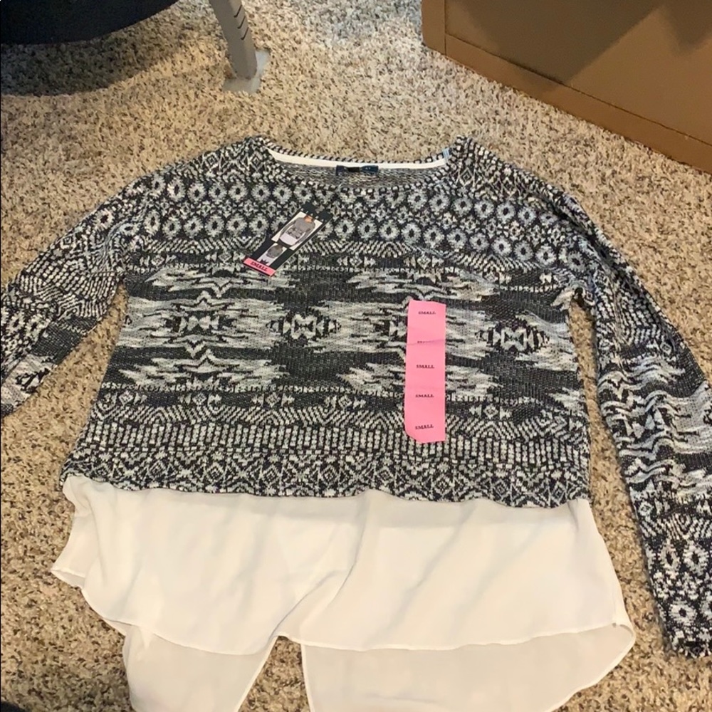 Long sleeve pattern blouse size small